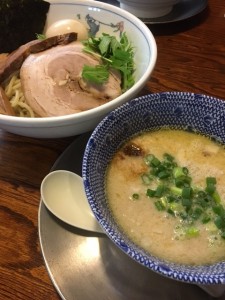 ご近所の人気らーめん店！　小山市にあるカットが人気の美容室カルマルーチェ
