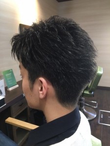 男性も　小山市にあるカットが人気の美容室カルマルーチェ